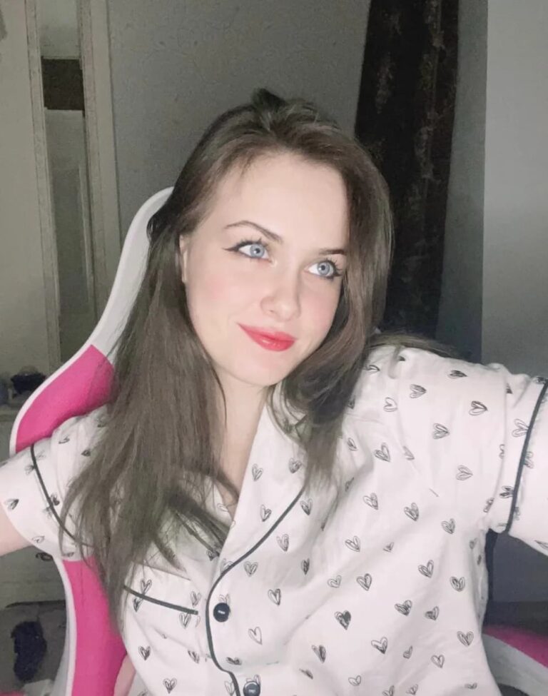 Sites where cam models are instantly available for a private chat